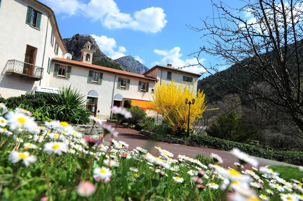 ホテル Le Prieure Saint-Dalmas-de-Tende エクステリア 写真